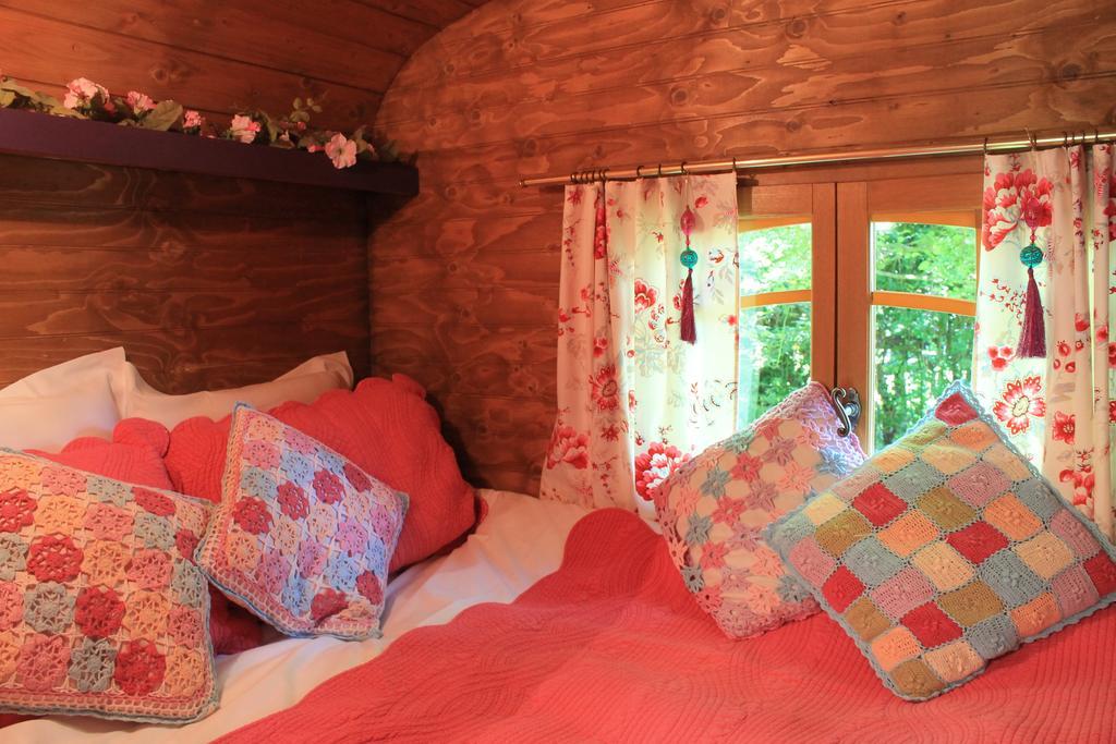 Roulottes Du Rouard Bed and Breakfast Camiers Buitenkant foto
