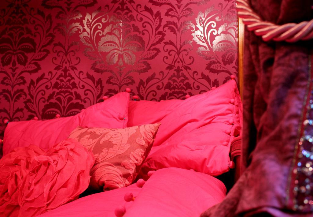 Roulottes Du Rouard Bed and Breakfast Camiers Kamer foto