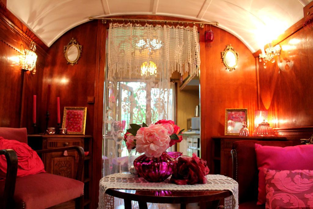 Roulottes Du Rouard Bed and Breakfast Camiers Kamer foto