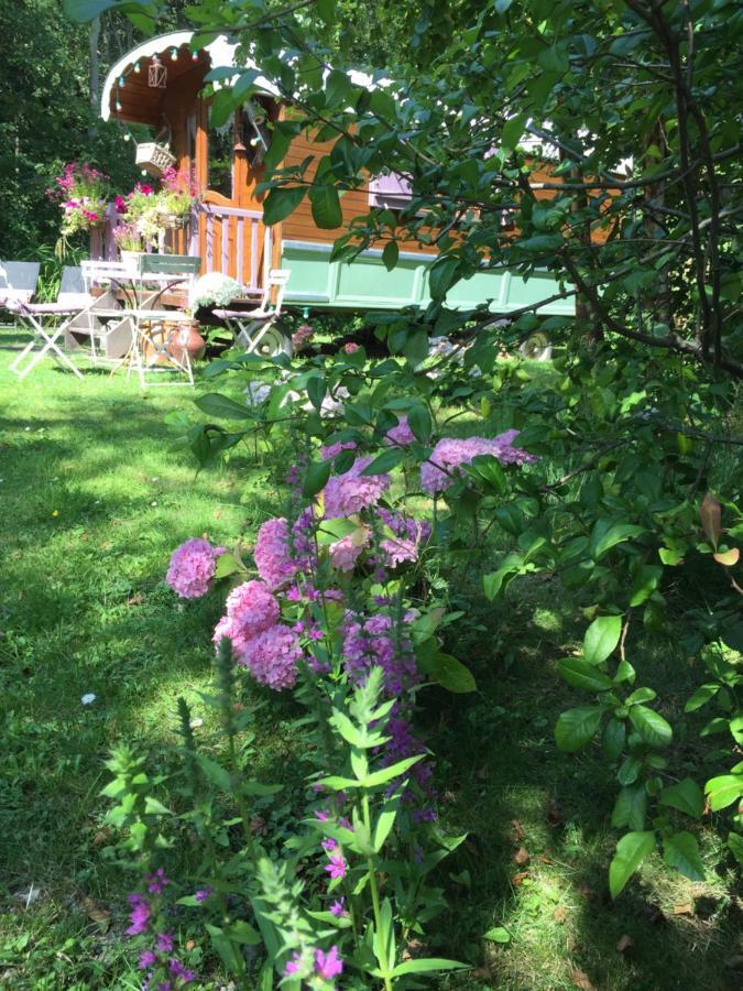 Roulottes Du Rouard Bed and Breakfast Camiers Buitenkant foto
