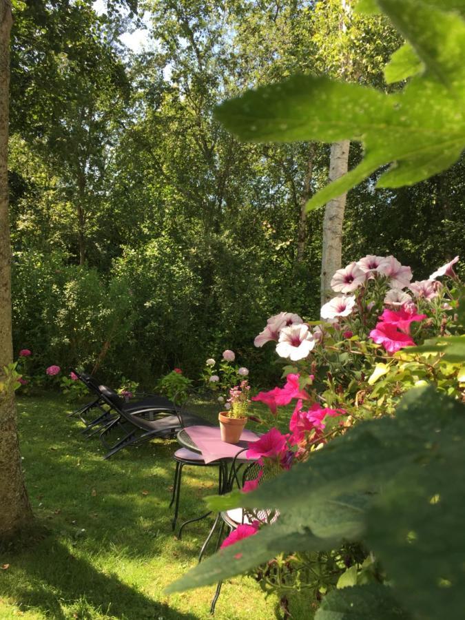 Roulottes Du Rouard Bed and Breakfast Camiers Buitenkant foto